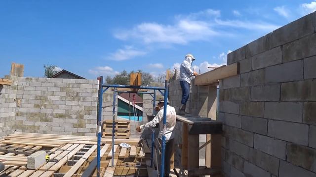 Кладка, перемычки, сейсмопояс второго этажа