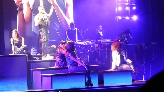 Usher - Bad Girl (UR Experience Tour D.C. 11-10-14) смотреть онлайн