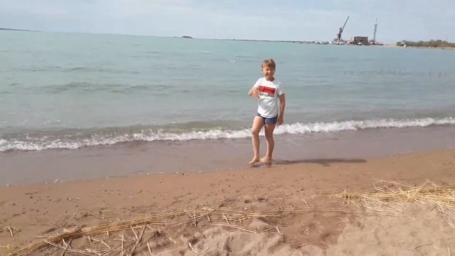 (Сальто на пляжу) смотреть онлайн