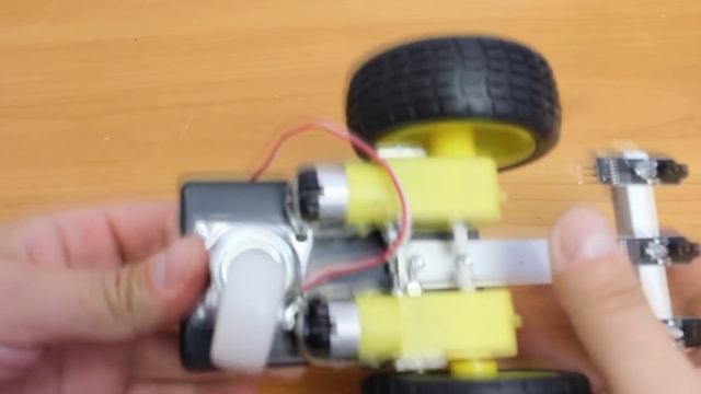 Как сделать РОБОТА, который ЕДЕТ по ЛИНИИ смотреть онлайн