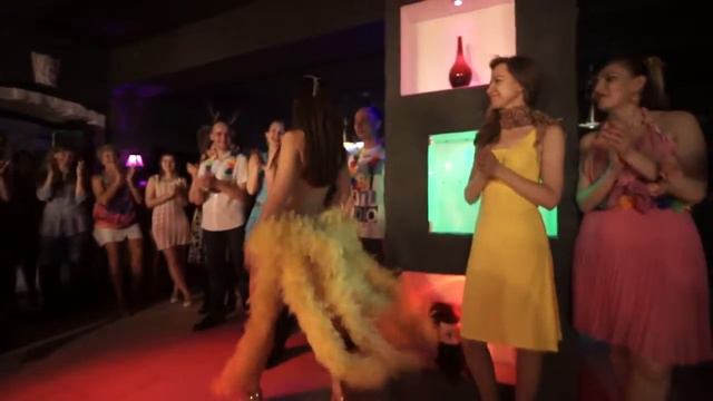 Вот так надо поздравлять с 23 февраля! Cuba hall, Юля Лукина смотреть онлайн
