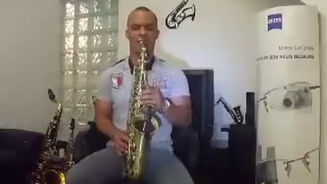 MARQUINHO SAX - ARTHUR'S THEME - "with altissimo notes" смотреть онлайн