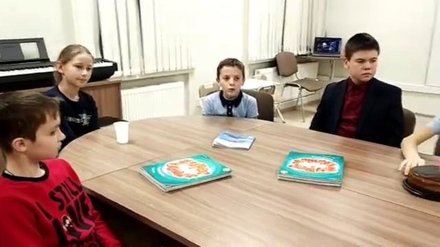 Ребята рассказывают, почему они любят Рождество и Новый Год смотреть онлайн