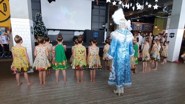 Новогоднее выступление 2021 студия танца Ракета смотреть онлайн