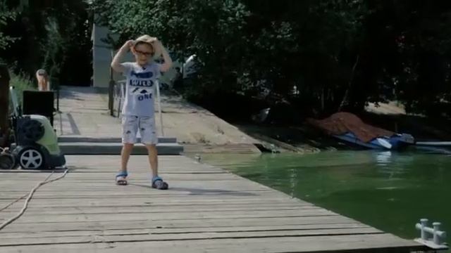 Правила поведения на воде: Нельзя купаться там где нет благоустроенных пляжей! смотреть онлайн