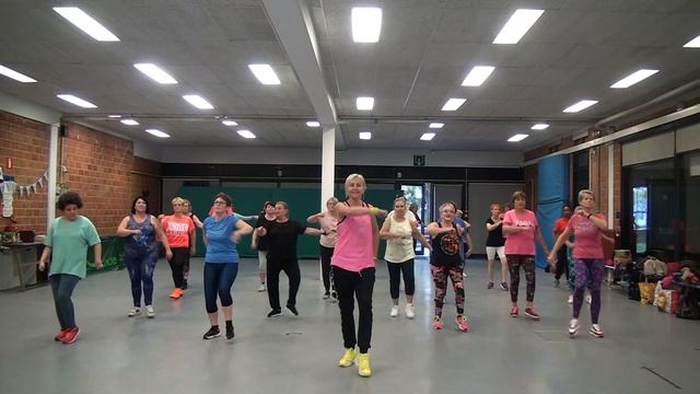 Zumba Gold - warm up 3 - Camelia Jordana - Mon Roi смотреть онлайн