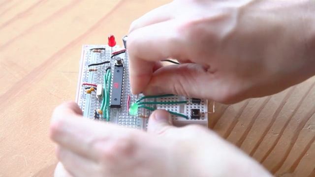 Weekend Projects - Repeat After Me: A Mintronics Memory Game смотреть онлайн