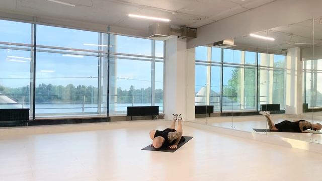 89 Отжимание с узкой постановкой рук с колен смотреть онлайн