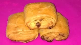 Слойки с творогом. Слойки из готового слоеного теста. Булочки с творожной начинкой и изюмом. смотреть онлайн