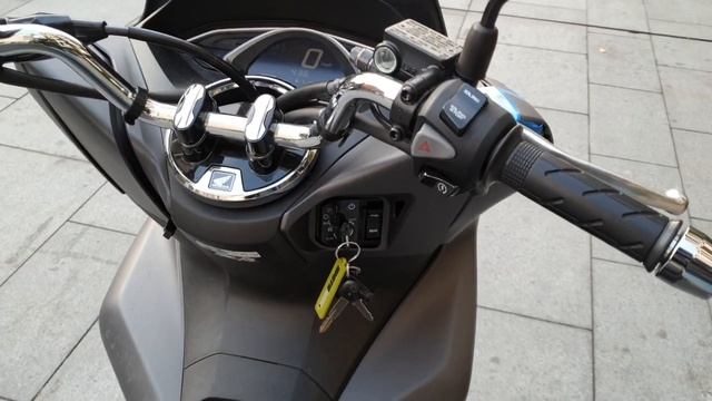 Honda PCX 125 walk around (2019) смотреть онлайн