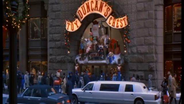 Home Alone 2: Lost In New York OST 11. Duncan's Toy Store
