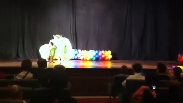 Танец"Инопланетяни" СТК Счастливый смотреть онлайн