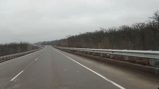 Станица Луганская. Проехали по новому мосту. смотреть онлайн