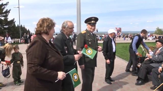 Возложение цветов к Вечному огню (Самара) смотреть онлайн