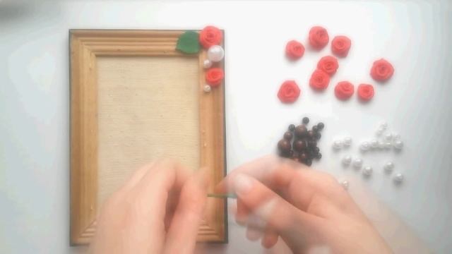 МК: Декор рамки розами из пластики / DIY: Picture frame decor by roses from polymer clay смотреть онлайн