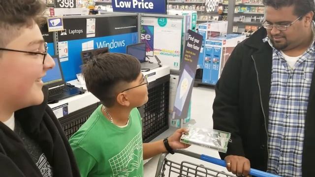 How To Get A Game At Wal-Mart смотреть онлайн