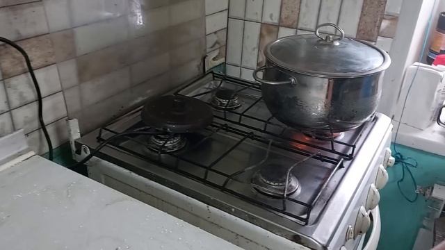 День добрых дел на канале! Убираем и готовим дедушке Матвею! смотреть онлайн