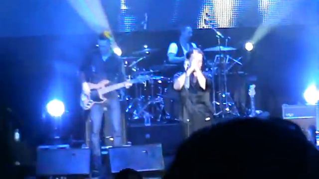 RETROLICIOUS 2011 - Belinda Carlisle -La Luna.MPG смотреть онлайн