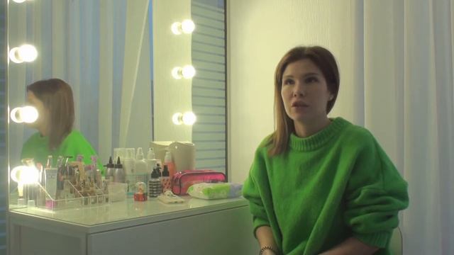 Рекламный ролик, мнение эксперта Ксения Калитова салон "тут брови" смотреть онлайн