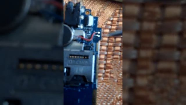 (ч.1) НЕ ВЫБРАСЫВАЙТЕ НЕДОРОГОЙ СМАРТФОН ,возможно починить его не стоит особого труда. смотреть онлайн