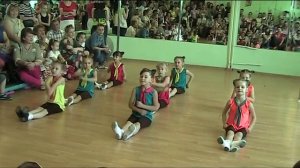 Танец «Круглая планета»