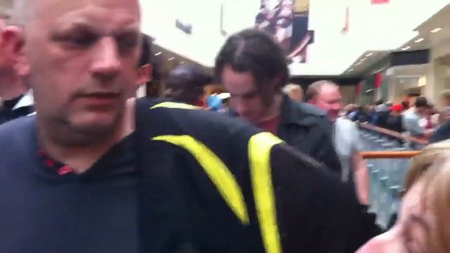 Apple store in Reading смотреть онлайн