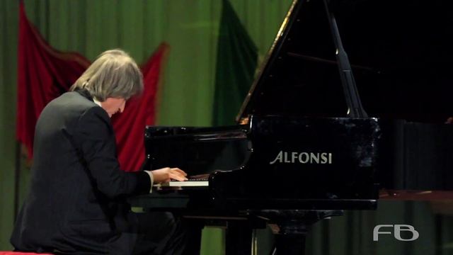 Chopin Mazurka op. 7 n. 3 - Al pianoforte Aleksander Gashi. смотреть онлайн