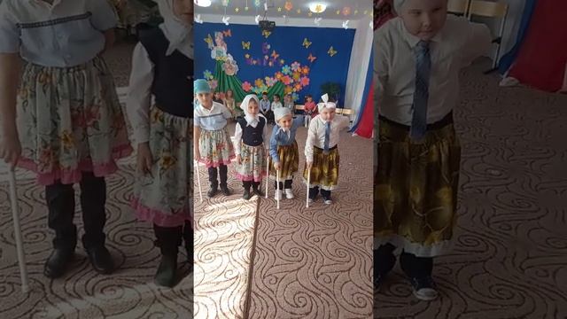 Бабушки-старушки (подготовительная группа, 8 Марта 2021) смотреть онлайн