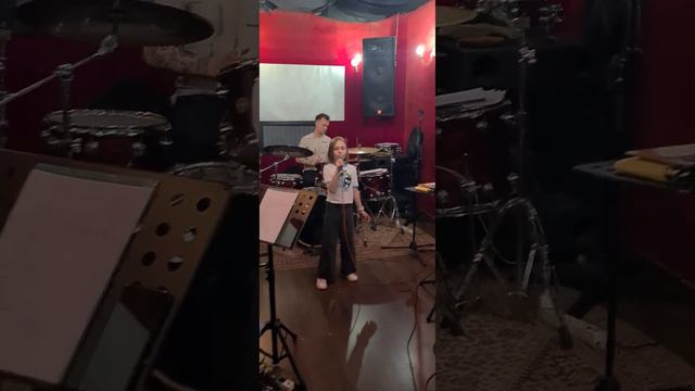 Катя Рачина - Sweet dreams ( авторы Энни Леннокс и Дэвид А. Стюарт) смотреть онлайн