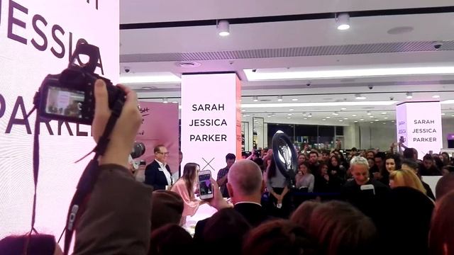 Sarah Jessica Parker in Moscow_Stash_16 nov 2017 смотреть онлайн