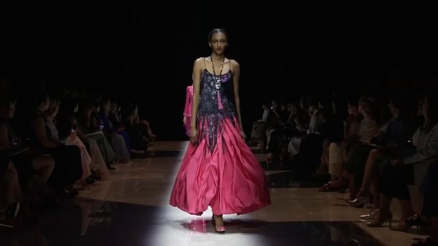 The Giorgio Armani Privé Fall Winter 2022-23 Fashion Show смотреть онлайн