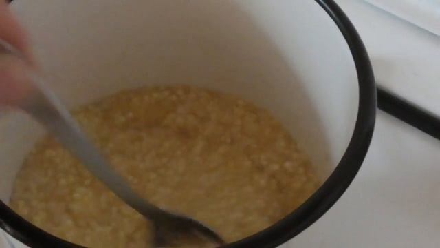 Каша пшенно - кукурузная с мёдом для попугаев смотреть онлайн