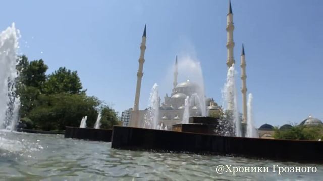 Грозный. Красивый азан / мечеть Сердце Чечни смотреть онлайн