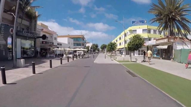 WHAT'S CHANGED POST-COVID? *A Walk Down Corralejo Main Street* (Busy Or Empty?) смотреть онлайн