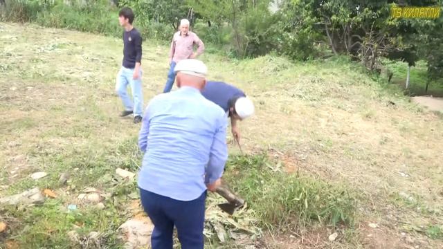 Уборка вокруг мечети в с. Новокилятли перед ураза байрам. смотреть онлайн