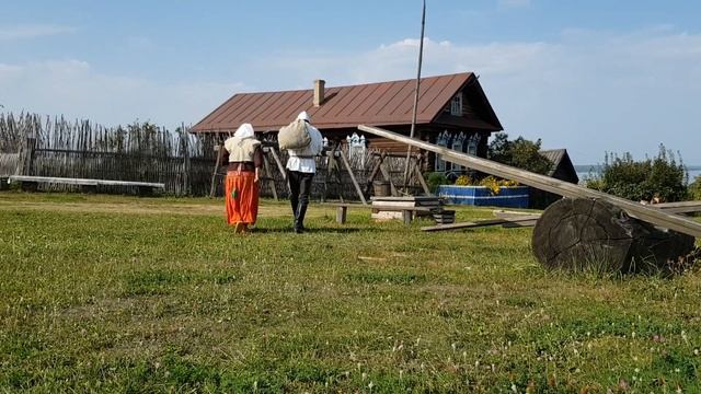 Сценки из жизни старого города. 8 серия. Проси много, а бери, что дают! смотреть онлайн