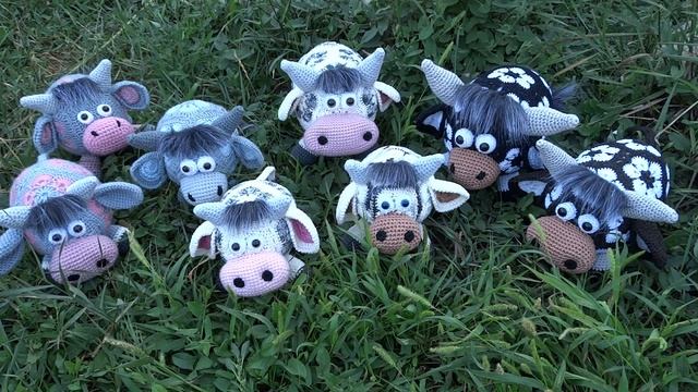 Вязаные быки и коровы от Ирины Яковенко Вязаный символ года 2021 смотреть онлайн