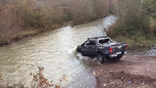 Toyota Hilux Revo 2.8 Offroad River Crossing - Dere Geçişi - 95 Cm Su Geçişi