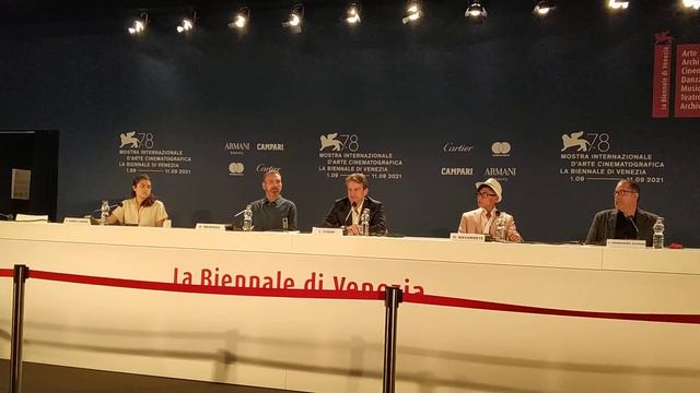 Venecia 2021. La caja, rueda de prensa con Lorenzo Vigas смотреть онлайн