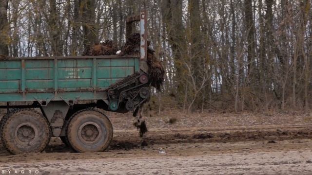 Внесение навоза / АМКОДОР 352С и 3 БЕЛАРУСа (1221, 1025, 82) с ПРТ-7 смотреть онлайн