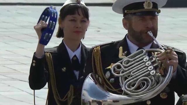 Оркестр ТОФ на параде в Хабаровске смотреть онлайн