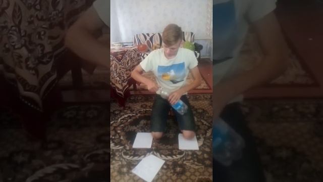 Засунул в рот лампочку!!!!! смотреть онлайн