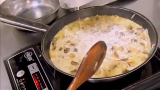 САМЫЙ ВКУСНЫЙ ,ГРИБНОЙ КРЕМ СУП| Готовится легко и сьедается быстро.