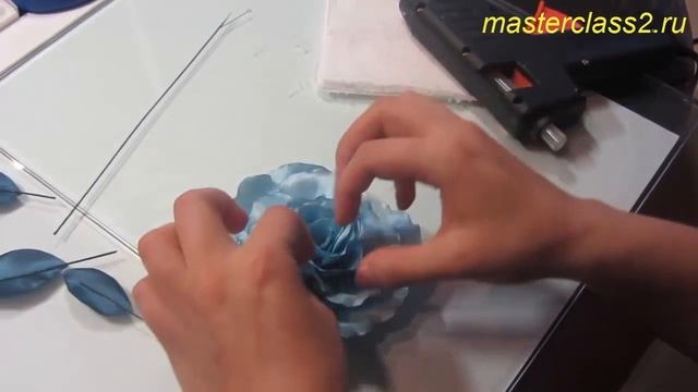 Мастер класс Голубая роза из подкладочной ткани. Часть 3. Цветы из ткани смотреть онлайн