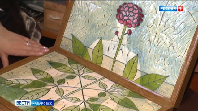 В Хабаровске открылась выставка картин, выполненная в горячей эмали смотреть онлайн