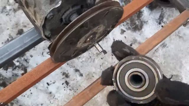 22 - Caterpillar from an old tractor tire. Гусеница из старой тракторной покрышки смотреть онлайн