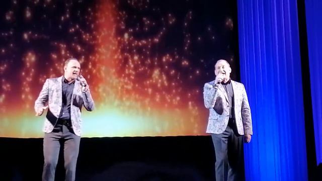 Вокальный дуэт,, Братья - славяне " на праздничном концерте во Дворце искусств, СПб. смотреть онлайн