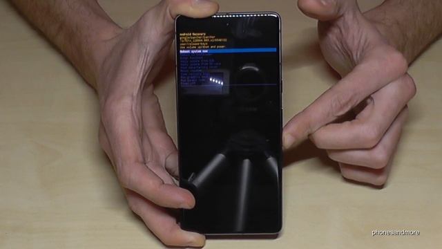 Google Pixel 7 (Pro): How to make a factory data reset (hardreset) with the buttons? смотреть онлайн
