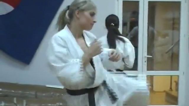 Kyokushinkai karate.Alina Aldatova the 1-st смотреть онлайн