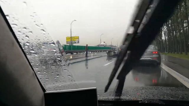 Сгоревшее авто на кольцевой 20.09.2017 смотреть онлайн